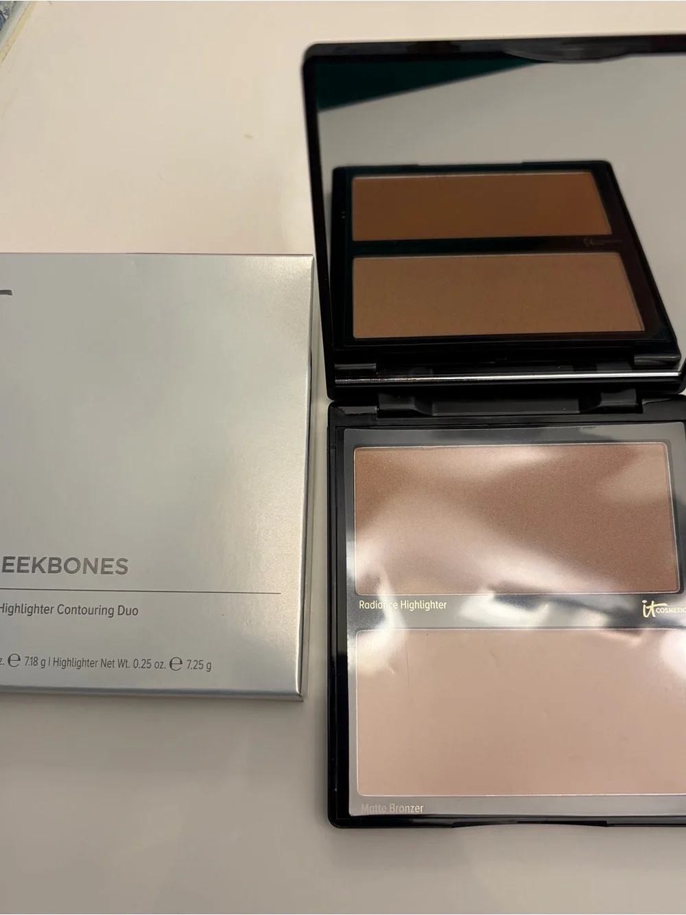 it cosmetics Hello Cheekbones PaletteRadiance highlight Matte bronzer New in box